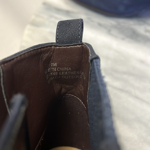 Talbots navy blue stacked heel zip closure suede ankle boot Sz 7m - Picture 8 of 9